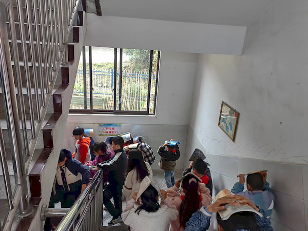 学生疏散撤离
