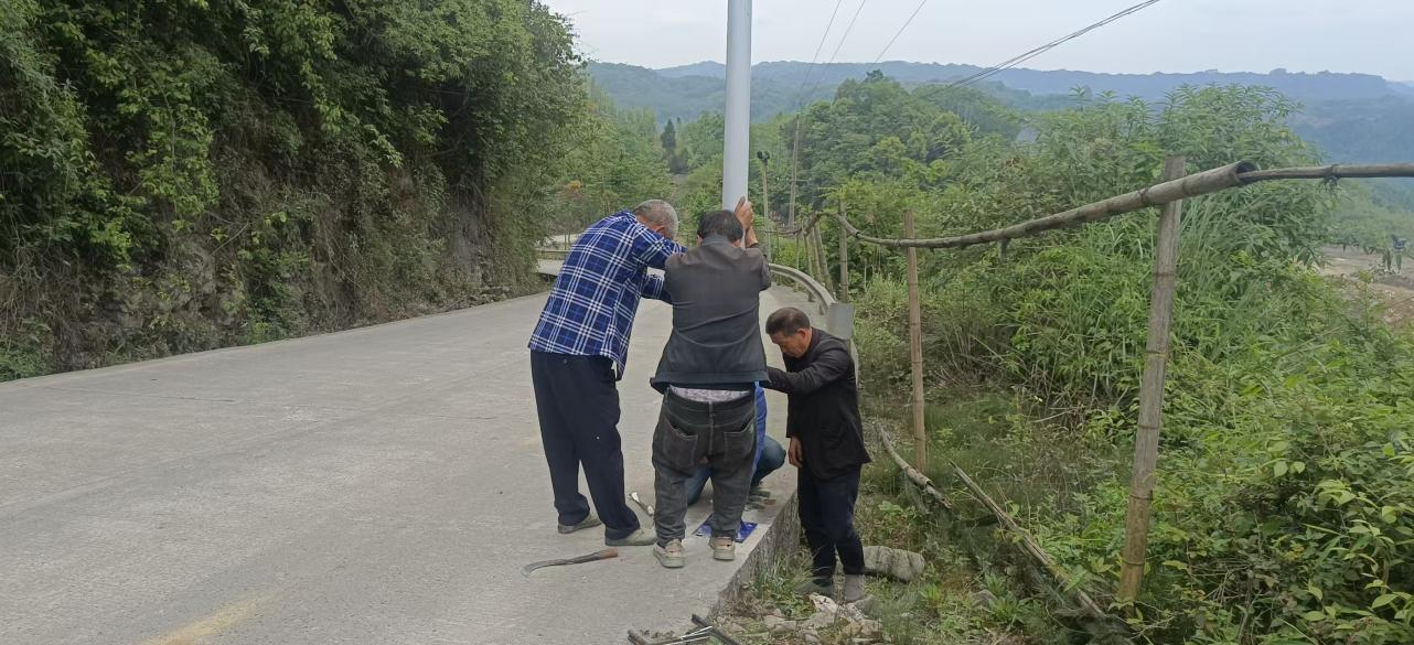 黄丹镇里坪村亮化工程施工